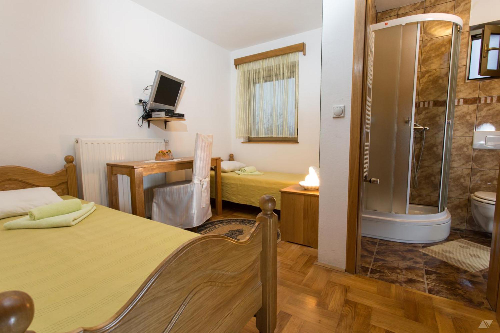 Kod Ribica Bed & Breakfast Jasenovac Exterior foto