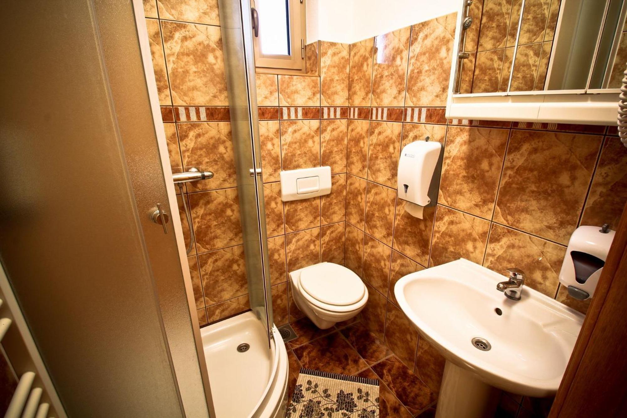 Kod Ribica Bed & Breakfast Jasenovac Exterior foto