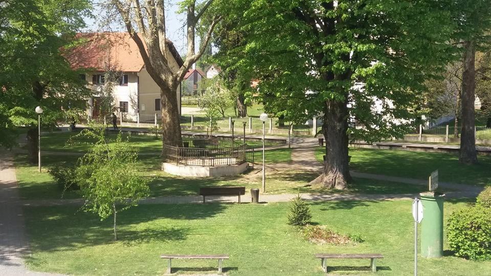Kod Ribica Bed & Breakfast Jasenovac Exterior foto